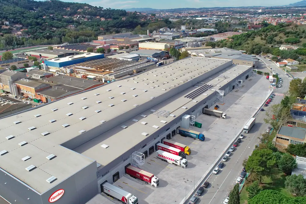 Este novo armazém de 24 000m²,consolida a Henkel Ibérica como uma das filiais de referência do Grupo