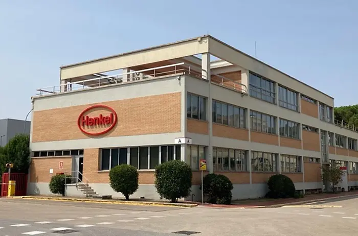 Planta productiva de Henkel Consumer Brands y Henkel Adhesive Technologies (almacén A) en Montornés del Vallés