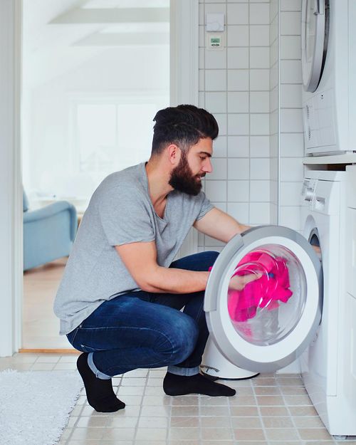 customer-loading-washing machine